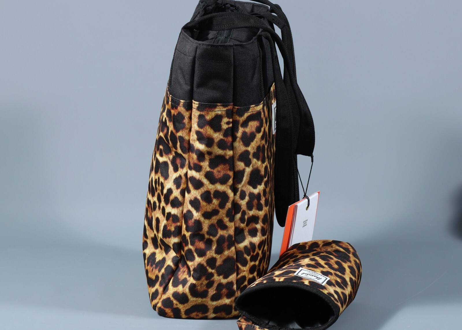 HERSCHEL SUPPLY CO. ALEXANDER ZIP SMALL LEOPARD BLACK Insulated Tote 14.5L