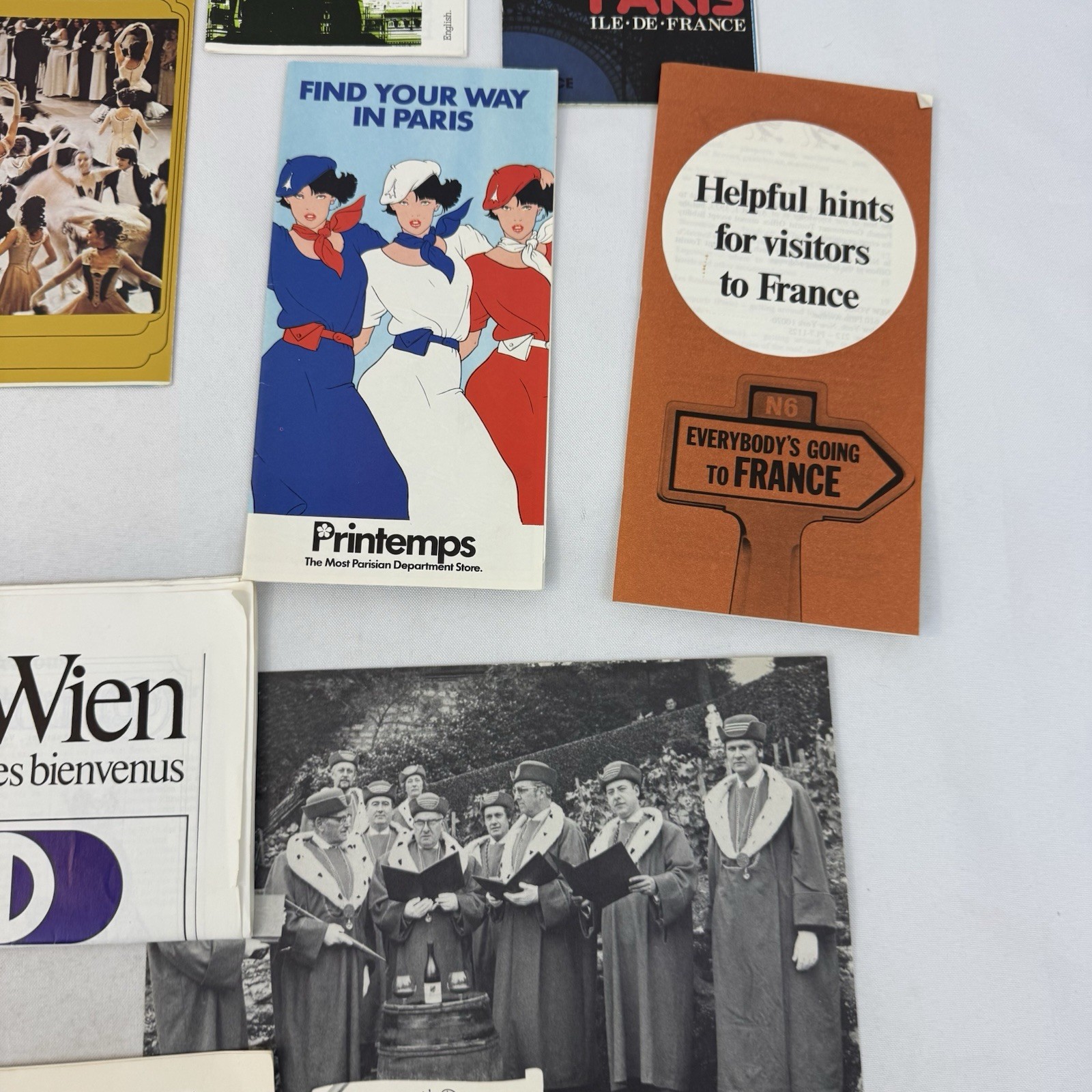 1979 Knollworld “Tale of Three Cities” Winners Travel Kit Paris Vienna Brochures