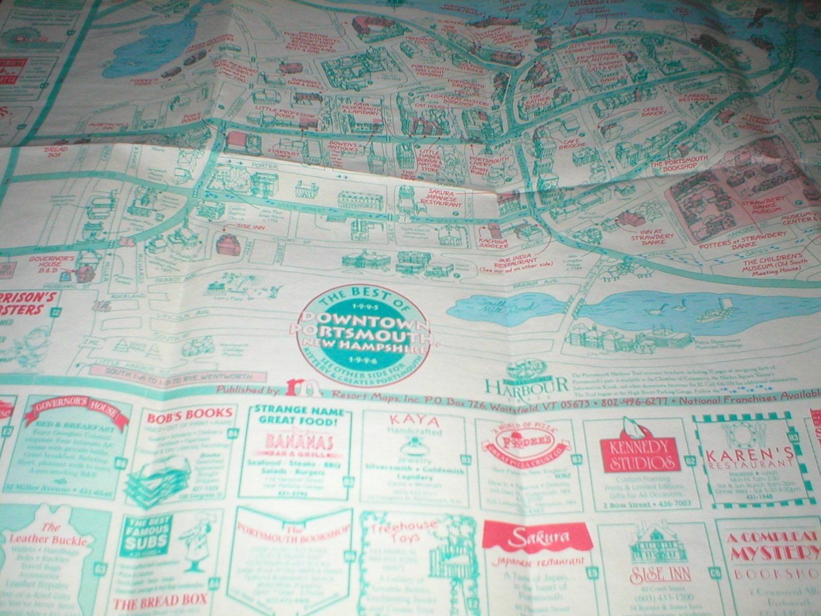 VINTAGE NEW HAMPSHIRE MAP AND LOST RIVER TRAVEL BROCHURES SOLD AS IS