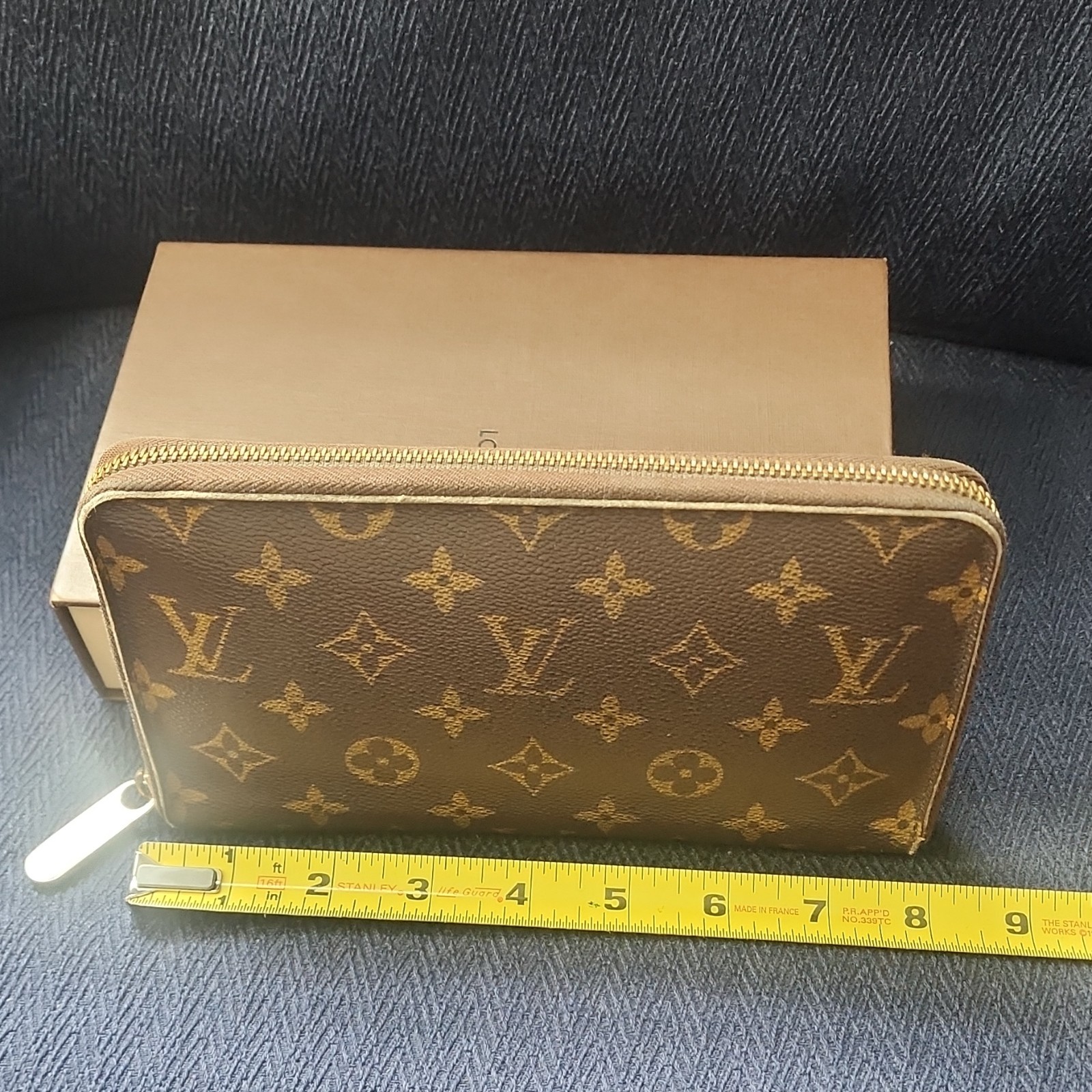 Authentic Louis Vuitton Brown Zip-Around Wallet monogram Zipper Accents
