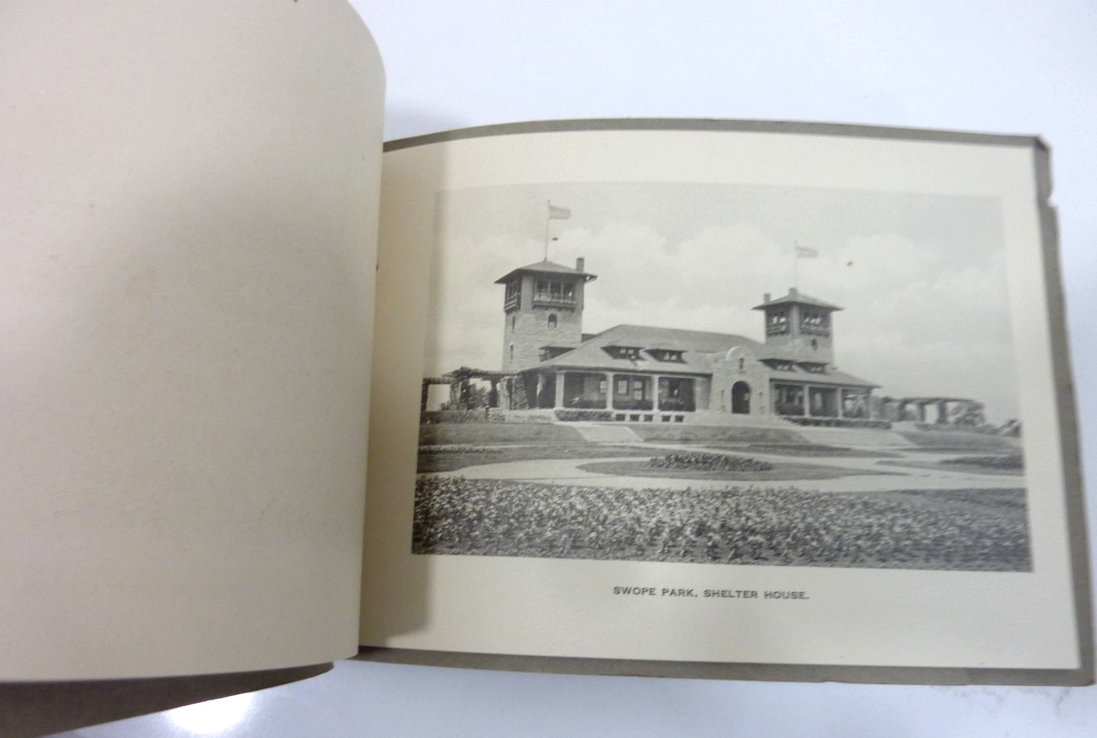 Glimpses in and around Kansas City Missouri Published by Fred Harvey