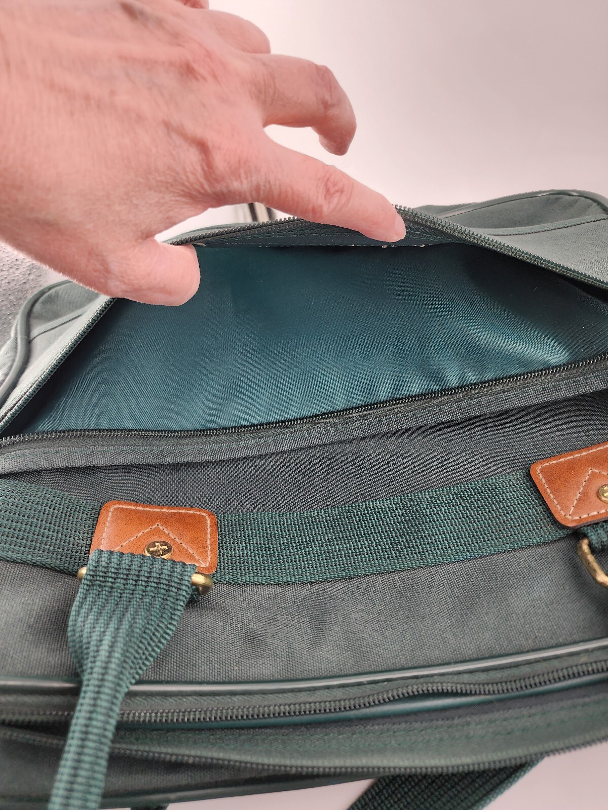 Jaguar Canvas/ Travel / Messenger Bag Luggage With Shoulder Strap – Hunter Green