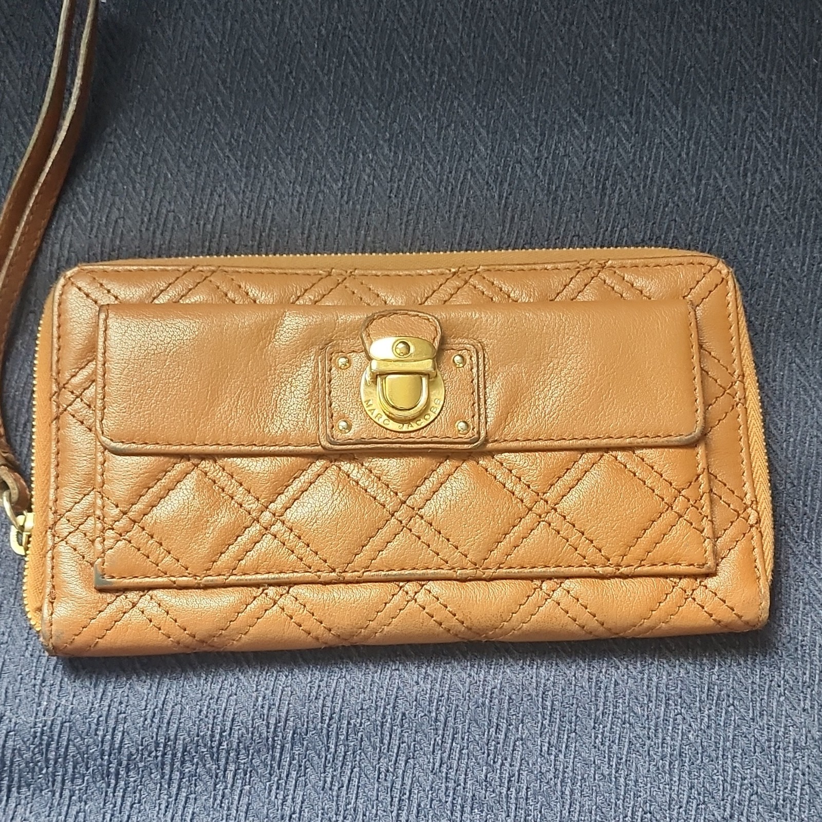 Marc Jacobs Brown Leather Wallet Zip Closure Credit Card Slots ITALY
