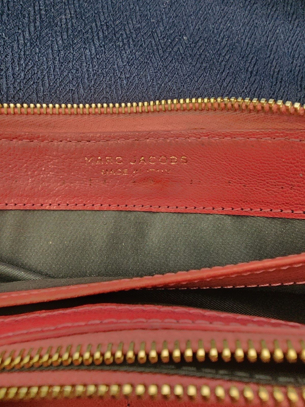 MARC JACOBS Quilted Pebbled Leather Suede Lining HANDBAG-PURSE- Free wallet