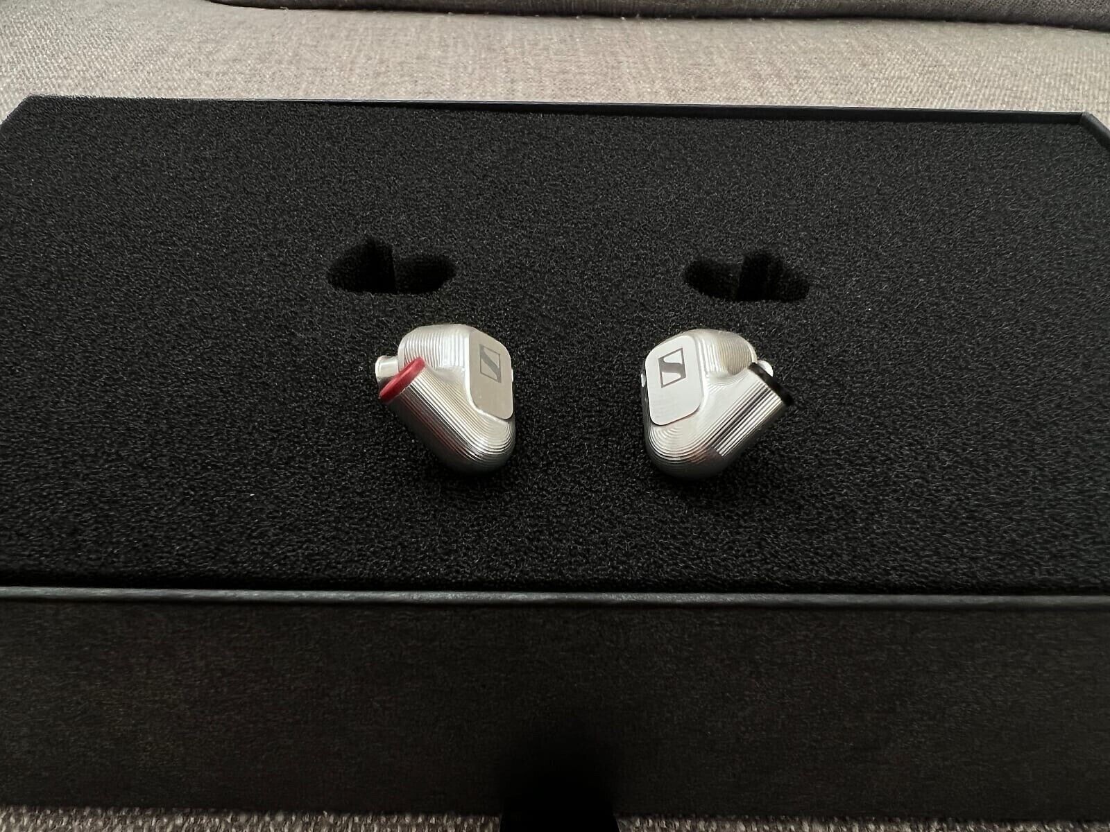 Sennheiser IE 900 Audiophile in-Ear Monitors – TrueResponse Transducers with X3R