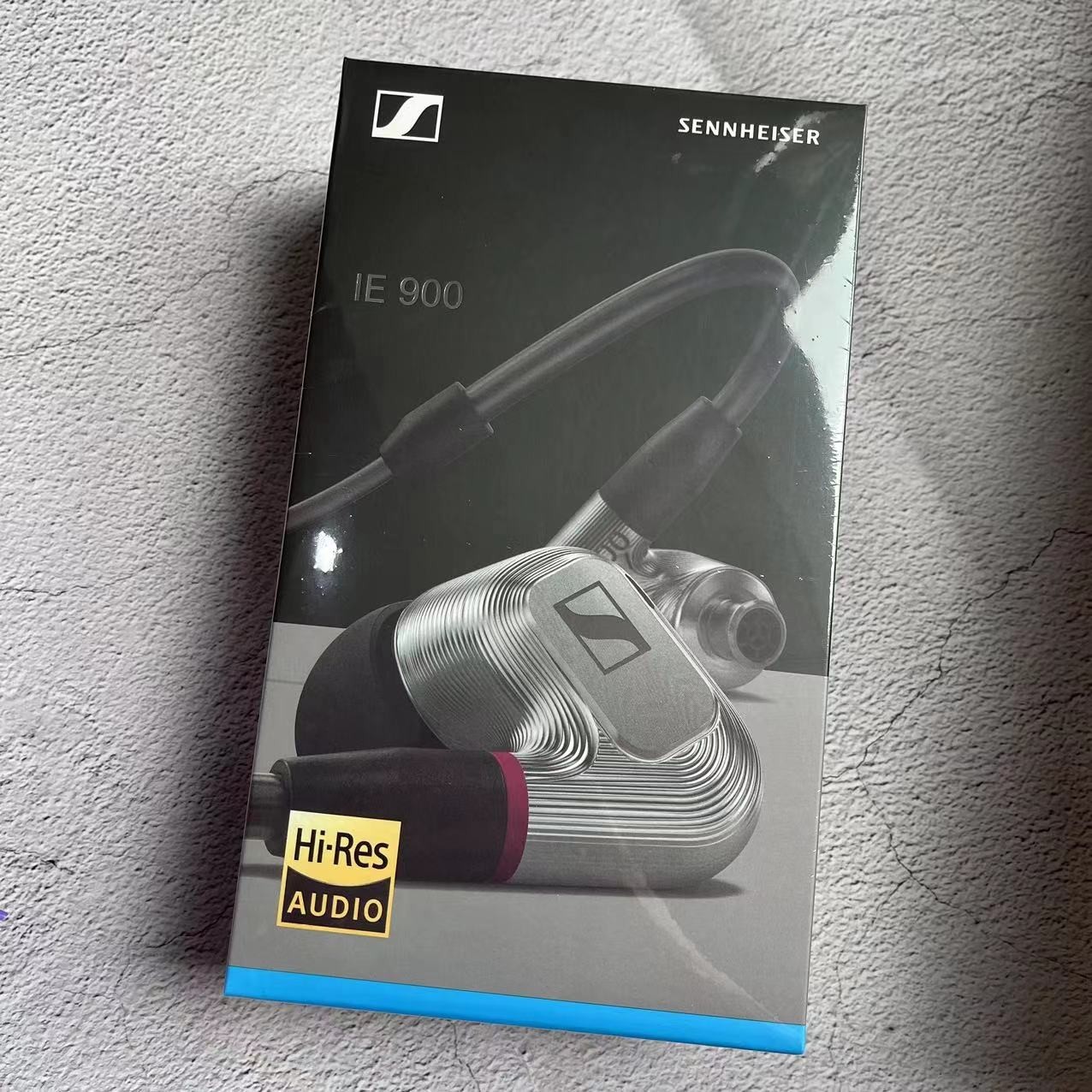 Sennheiser IE 900 Audiophile in-Ear Monitors – TrueResponse Transducers with X3R