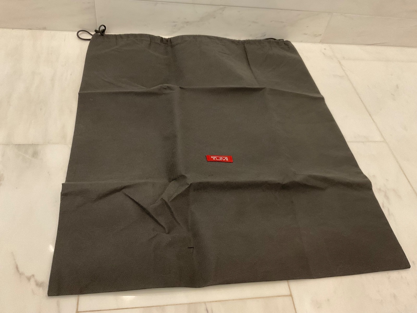NEW Tumi 22.25” x 25.75” Dust Bag Cover with Drawstring Closure – GRAY Q65