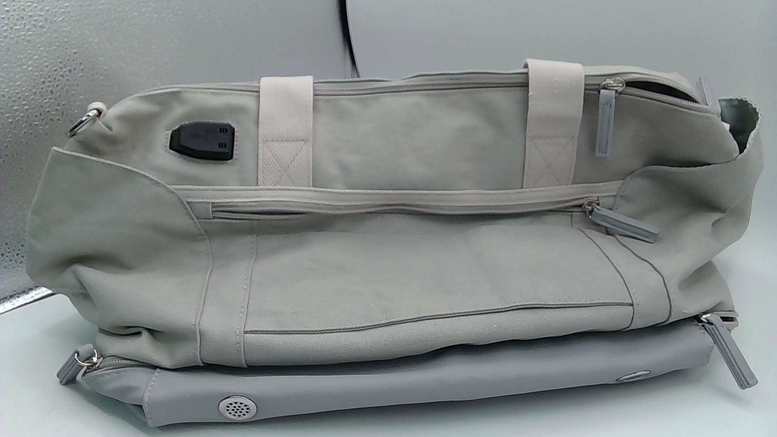 ETRONIK Gym Bags For Men Women, Grey Carry On Luggage