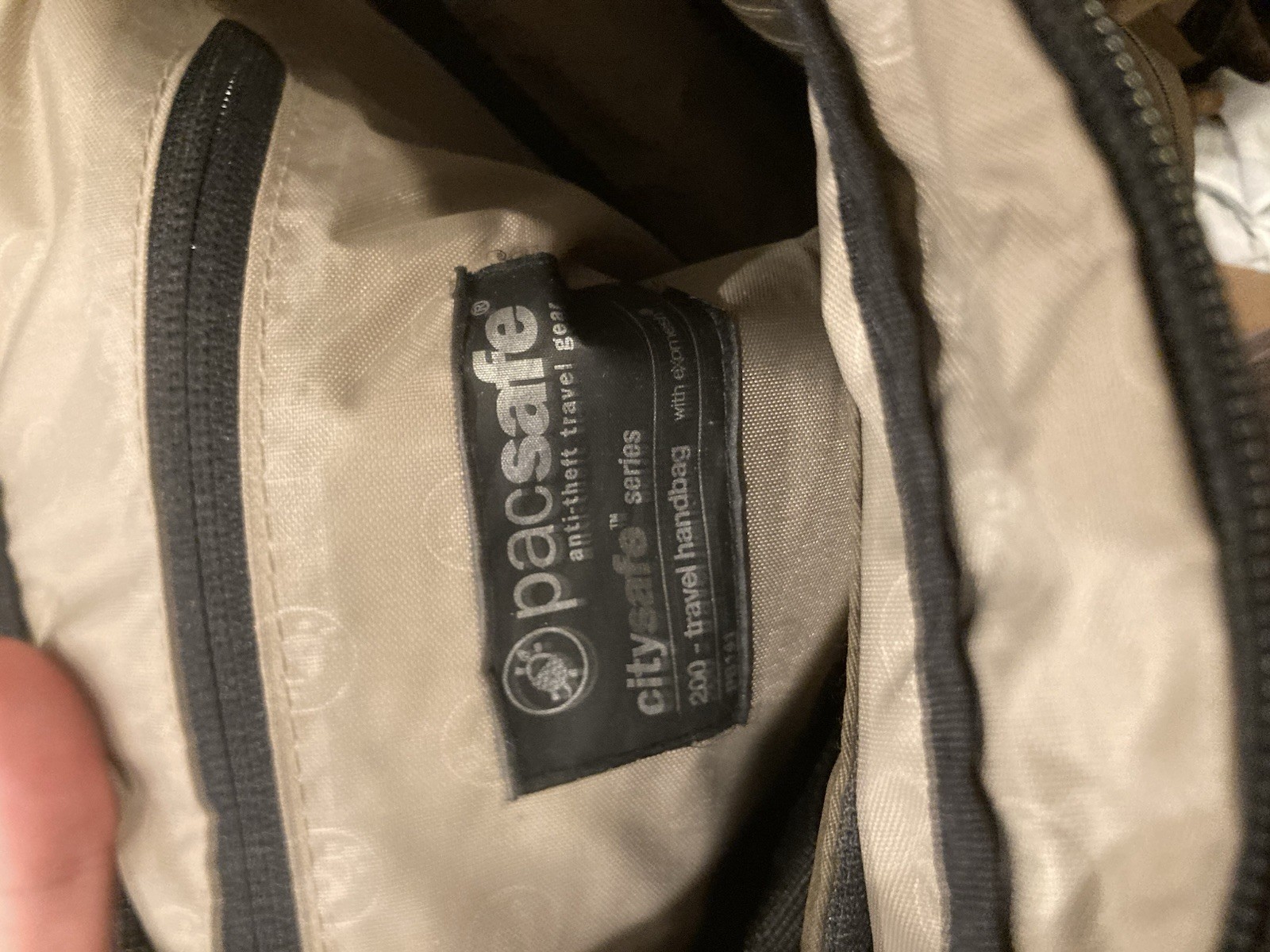 Pacsafe CitySafe 200 Anti-Theft Crossbody Travel Bag Brown eXomesh Shoulder Purs