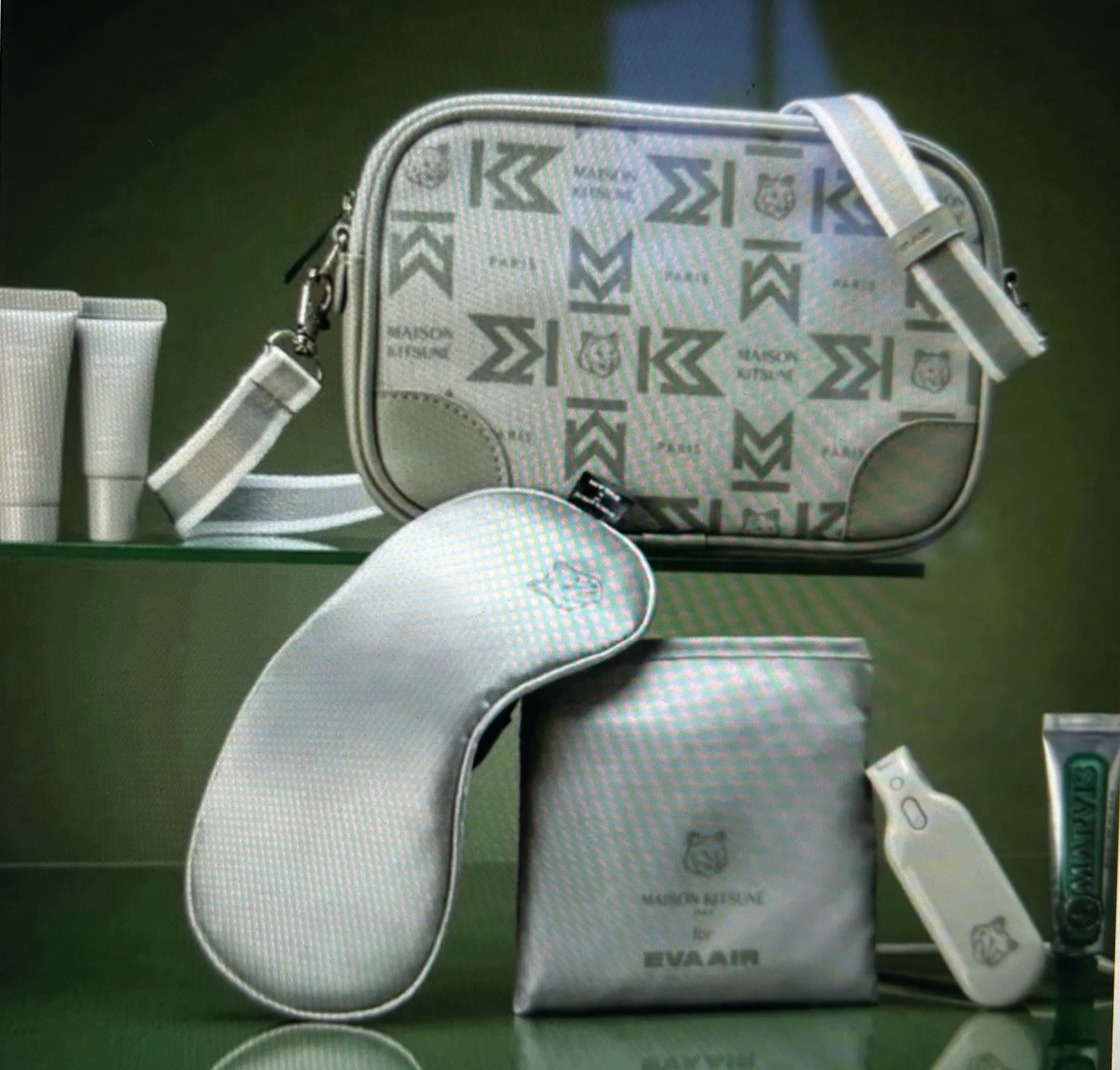 MAISON KITSUNE For Eva Air ~Amenity Kit Toiletries Travel Bag~ New ~Sealed