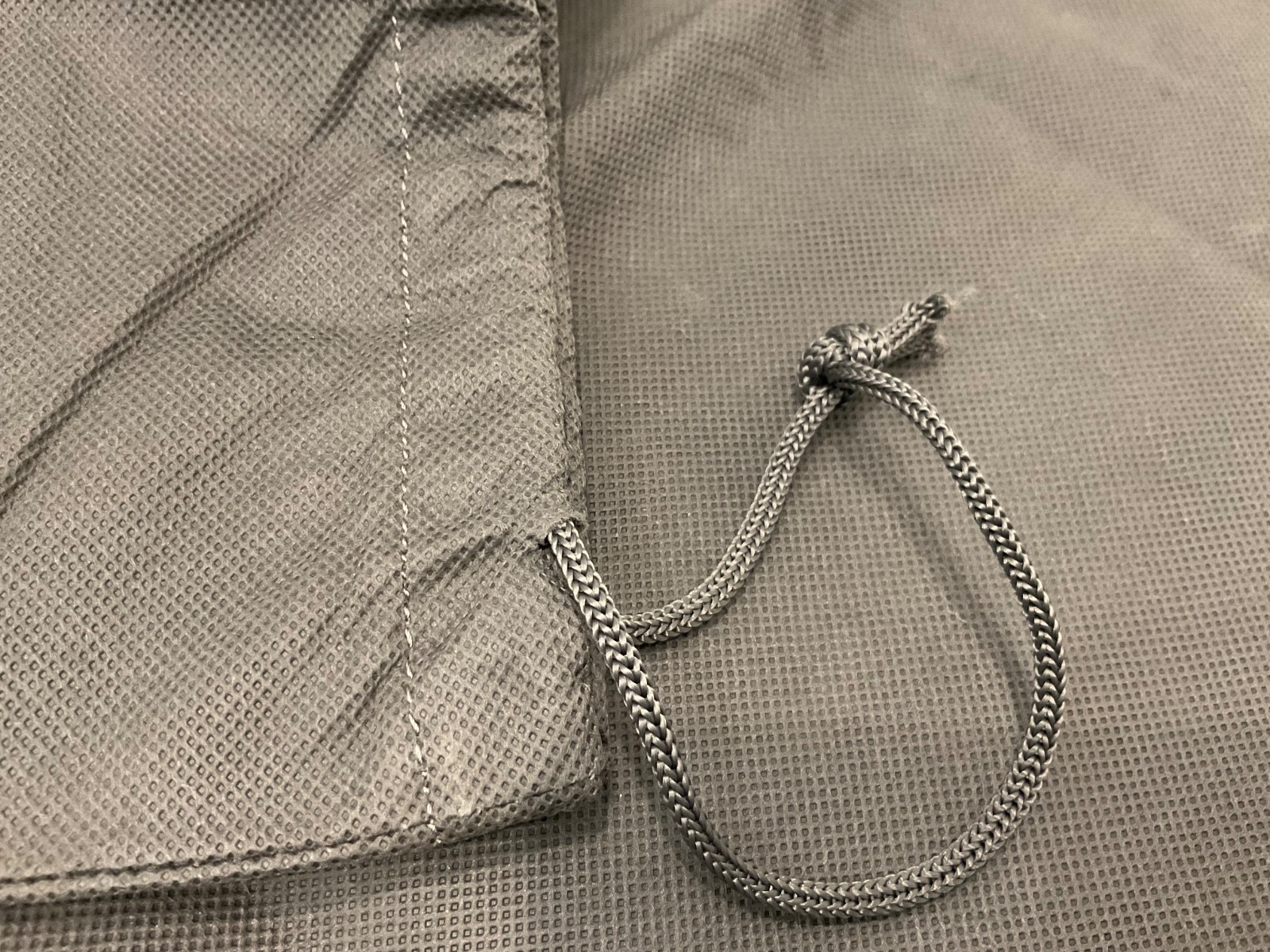 NEW Tumi 22.25” x 25.75” Dust Bag Cover with Drawstring Closure – GRAY Q65