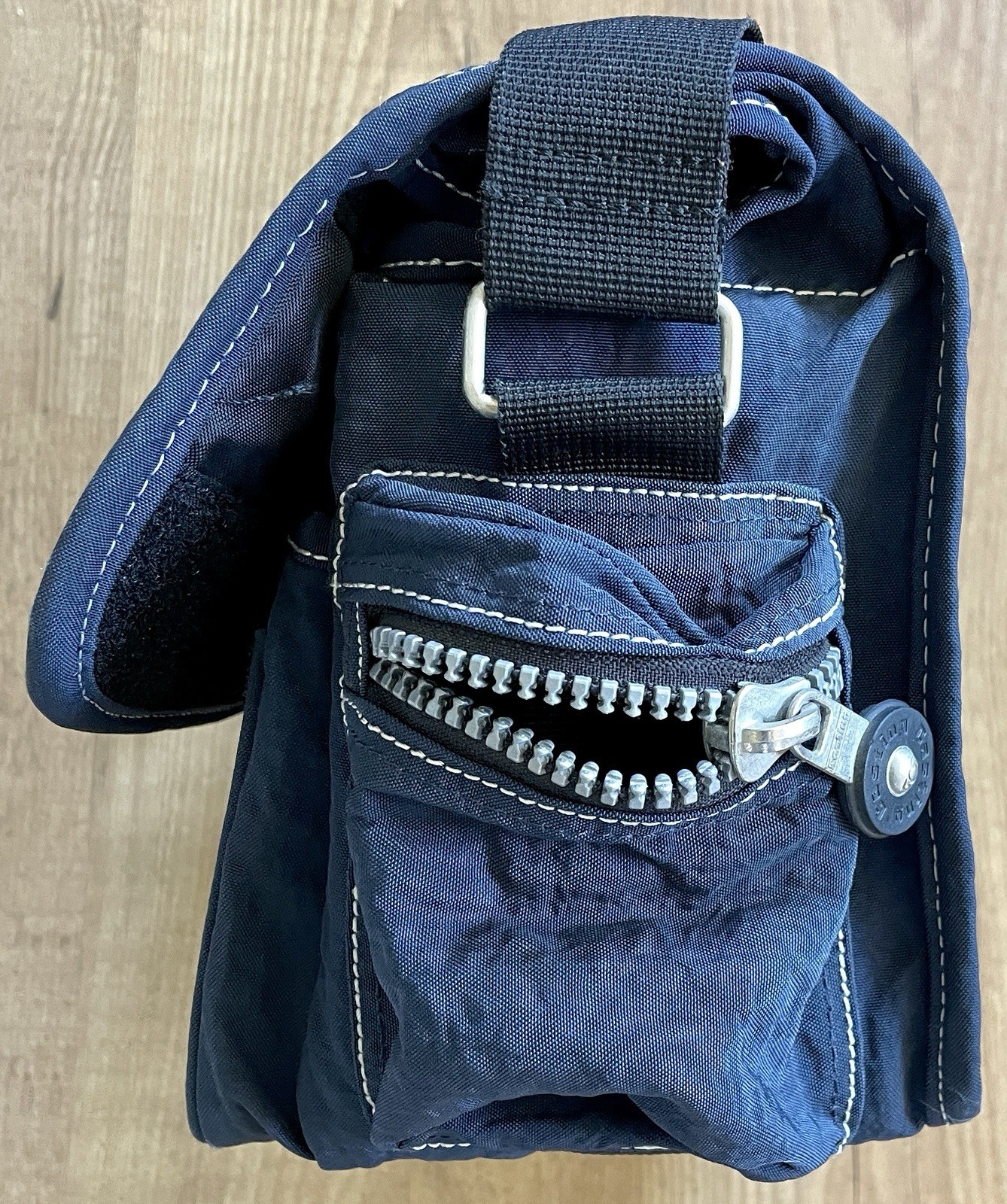Casting Blue Nylon Camera Bag Medium 3 Divider Outside Pockets Zipper Cross Body