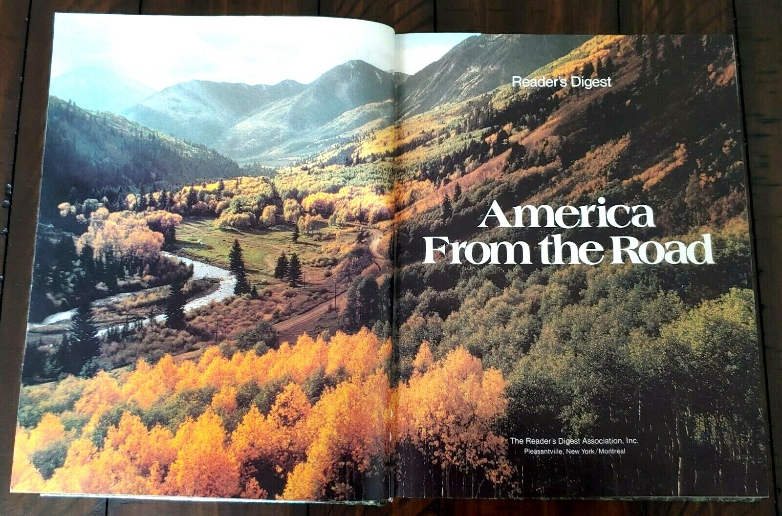 READERS DIGEST TRAVELERS GUIDE ‘AMERICA FROM THE ROAD’ HARD COPY BOOK – MINT!!