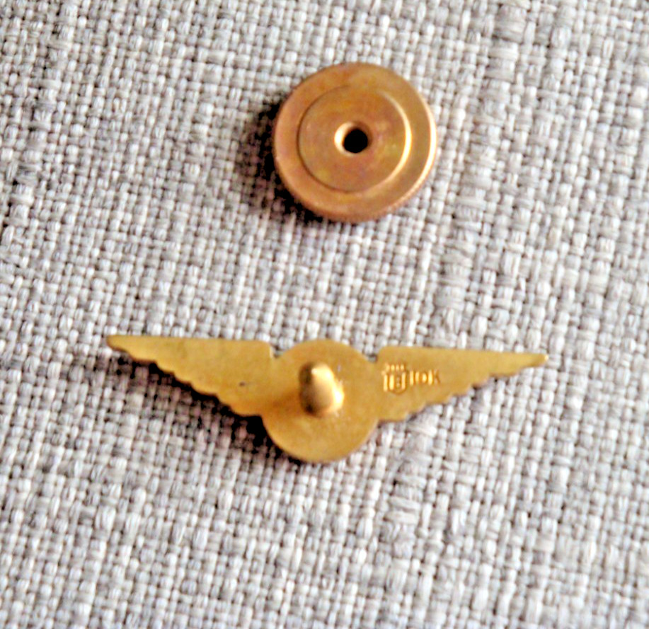 DELTA AIRLINES WING SERVICE PIN 10K GOLD RARE ORIGINAL BALFOUR