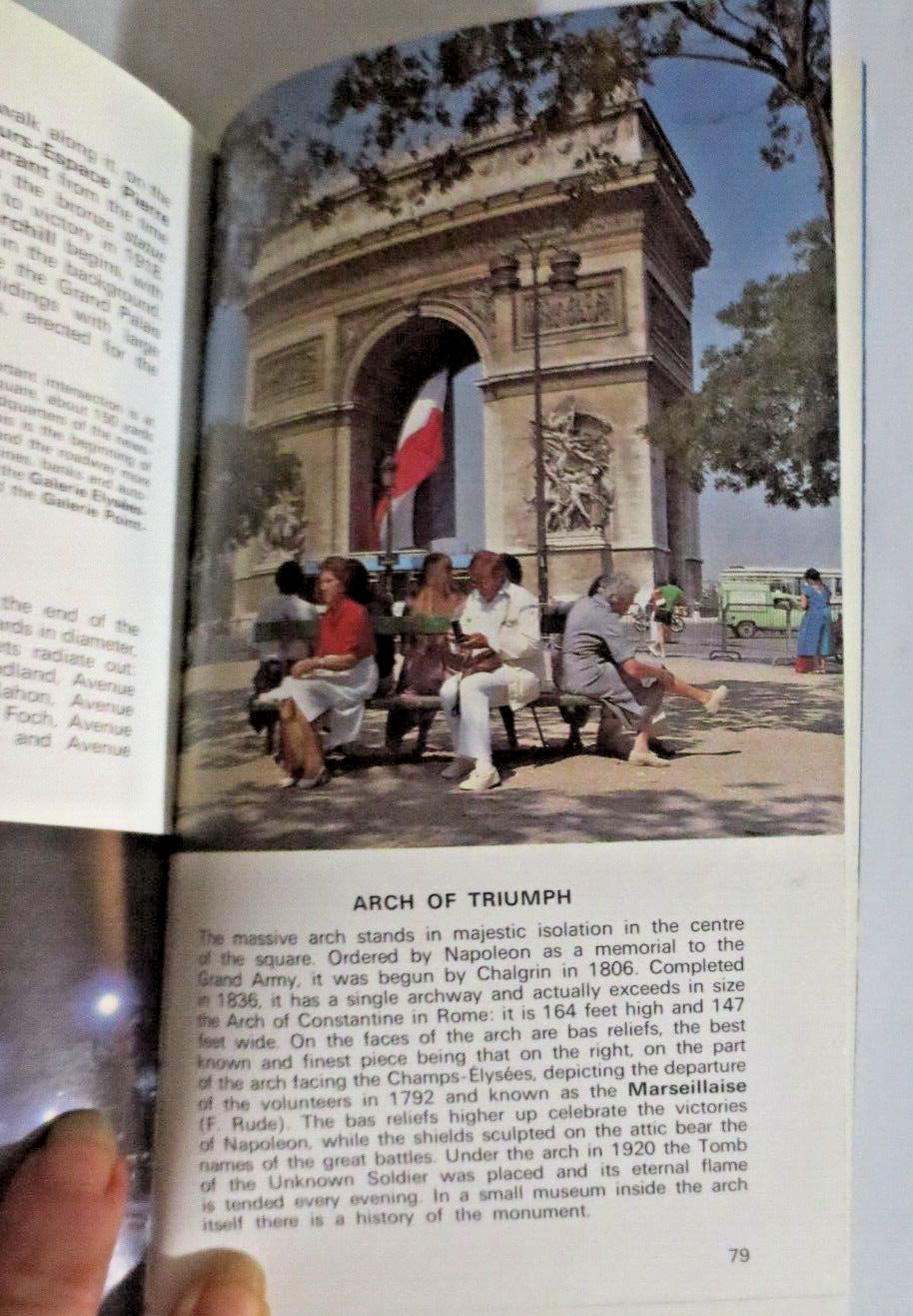 BONECHI COMPLETE GUIDE FOR VISITING PARIS PAPERBACK 156 PGS 8 X 4.5 INCHES 1986