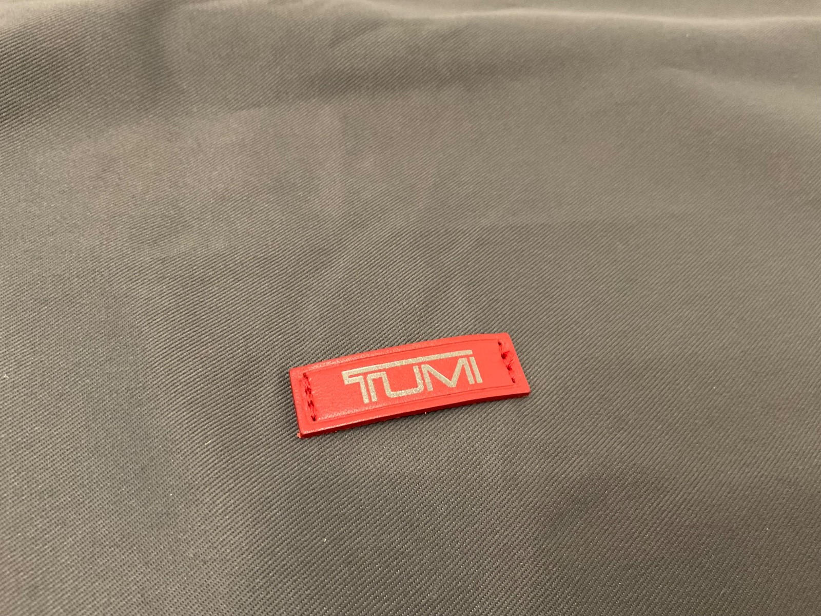 NEW Tumi 19.0” x 23.5” Dust Bag Cover with Drawstring Closure – GRAY Q63