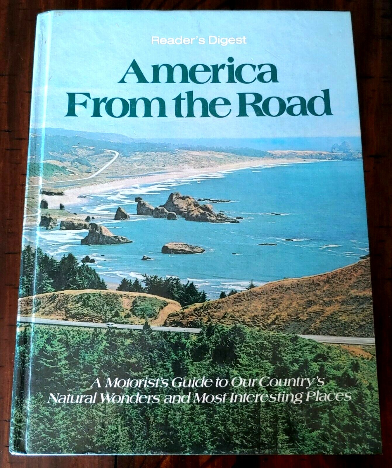 READERS DIGEST TRAVELERS GUIDE ‘AMERICA FROM THE ROAD’ HARD COPY BOOK – MINT!!