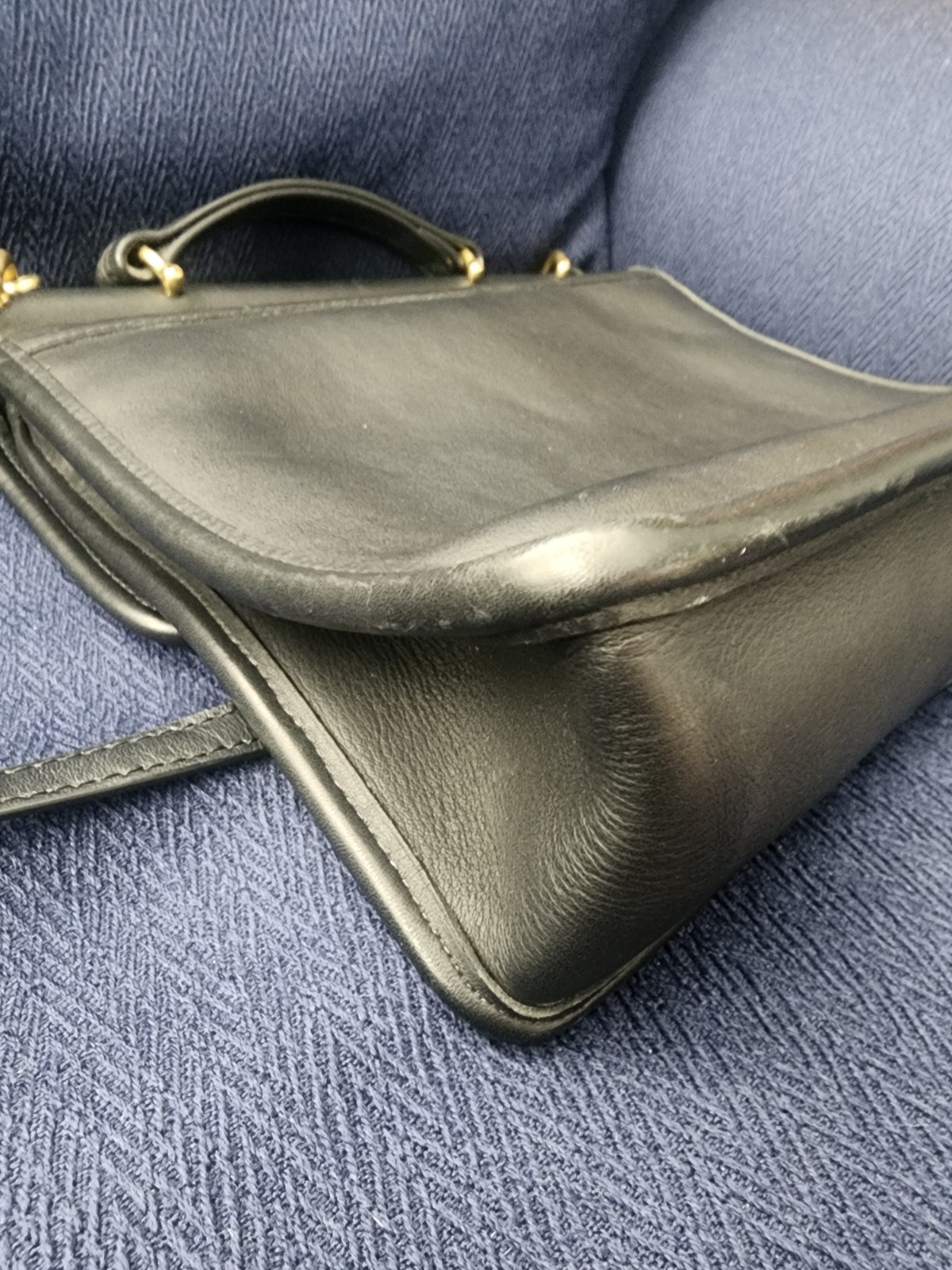Vtg Coach Black Willis 9927 Leather Crossbody Shoulder Turn lock Bag Made in USA