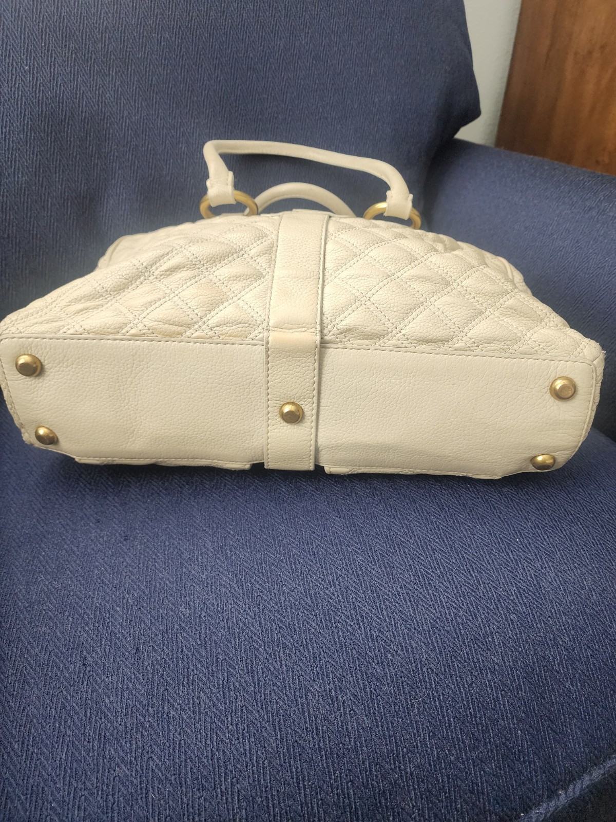MARC JACOBS Quilted Pebbled Leather Suede Lining HANDBAG-PURSE- Free wallet