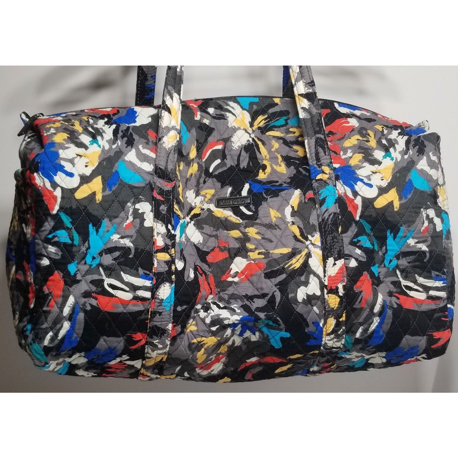 Vera Bradley large travel duffle bag 20x11x11