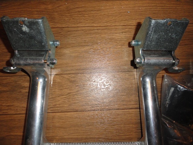 PAIR OF CARR HOOP II ALUMINUM TRUCK STEPS 1271 W/HARDWARE 7″ STEP, 10″ OVERALL