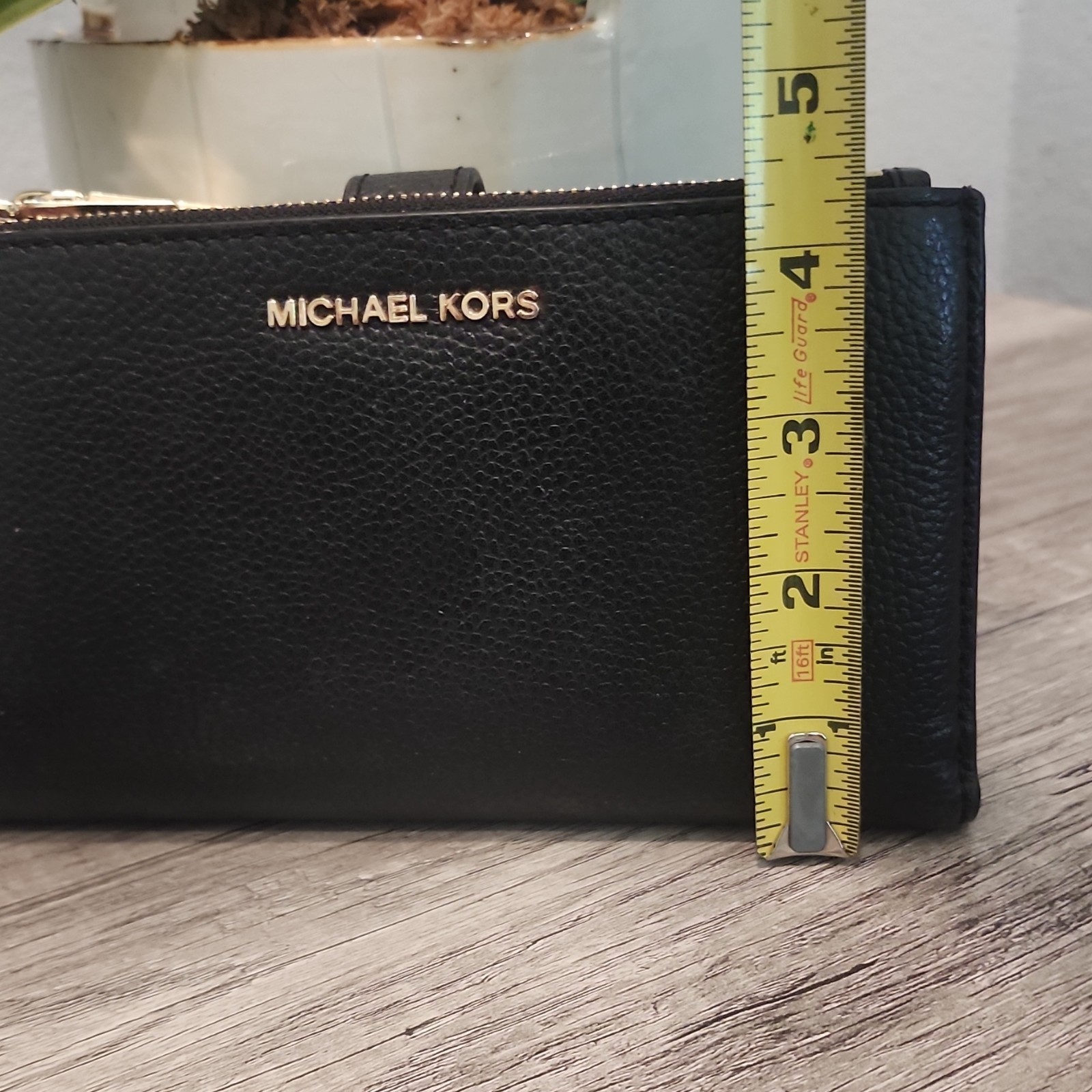 Michael Kors Black Wristlet Wallet Gold Hardware Multiple Card Slots Logo