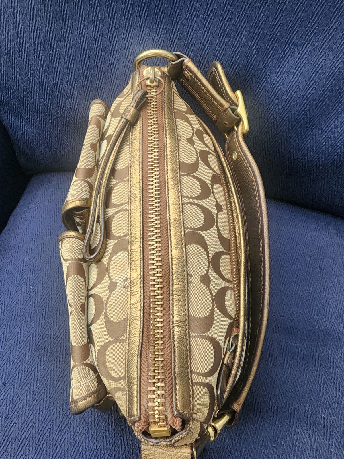Vtg Rare Metallic Signature Coach Shoulder/Handbag Legacy