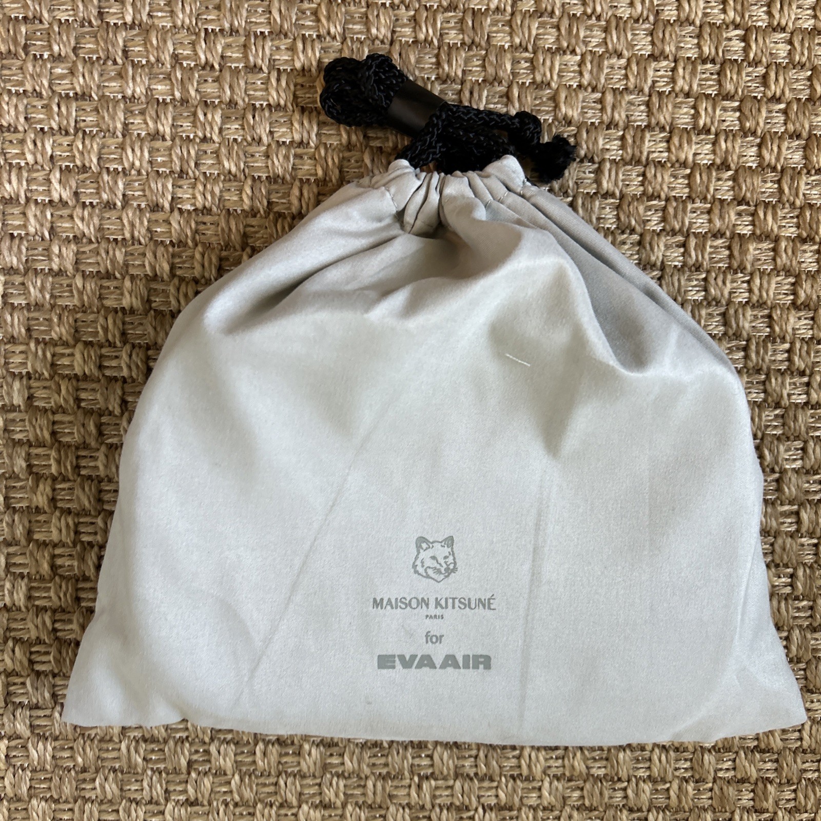MAISON KITSUNE For Eva Air ~Amenity Kit Toiletries Travel Bag~ New ~Sealed