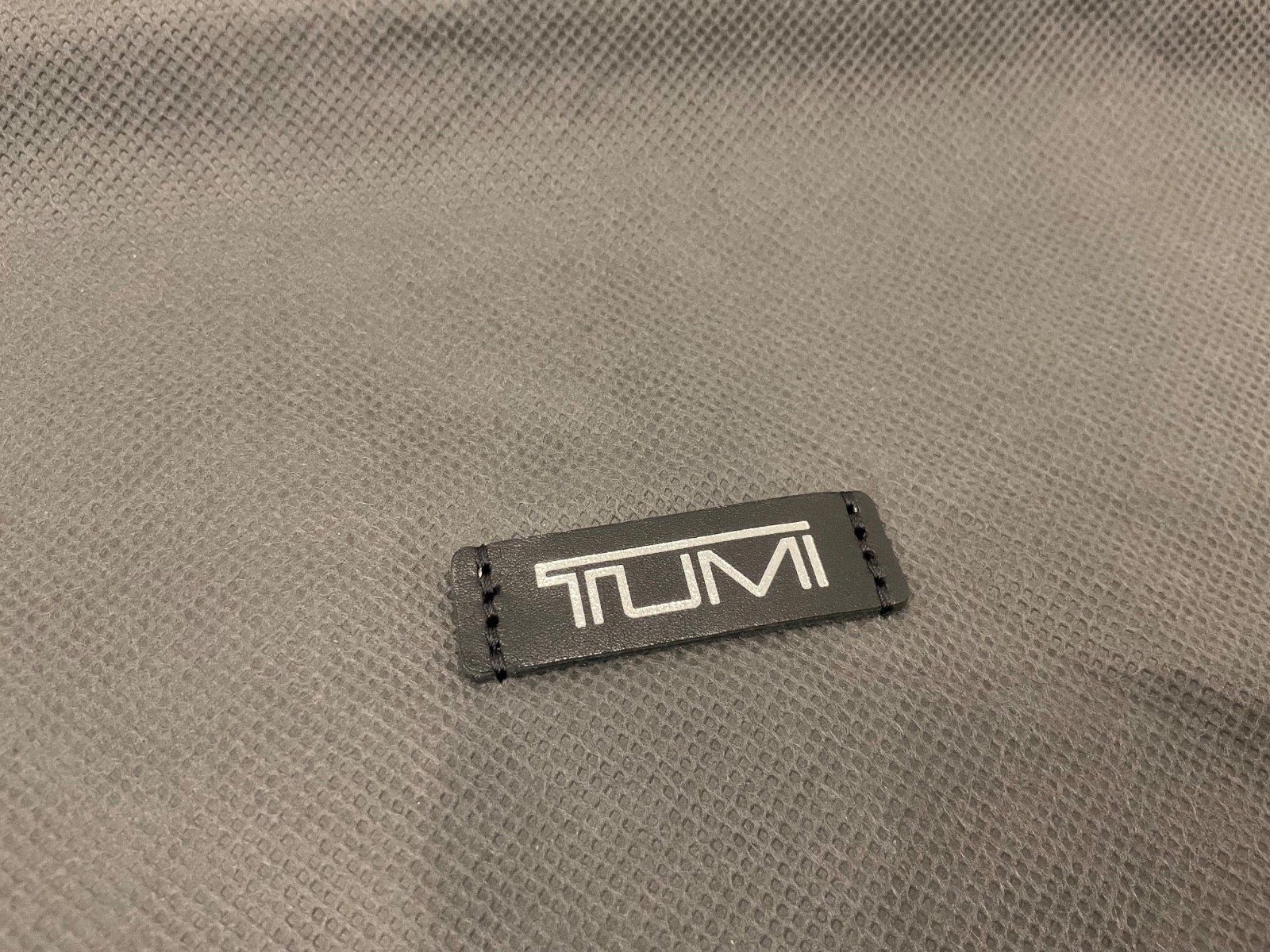 NEW Tumi 17.75” x 17.5” Dust Bag Cover with Drawstring Closure – GRAY Q64