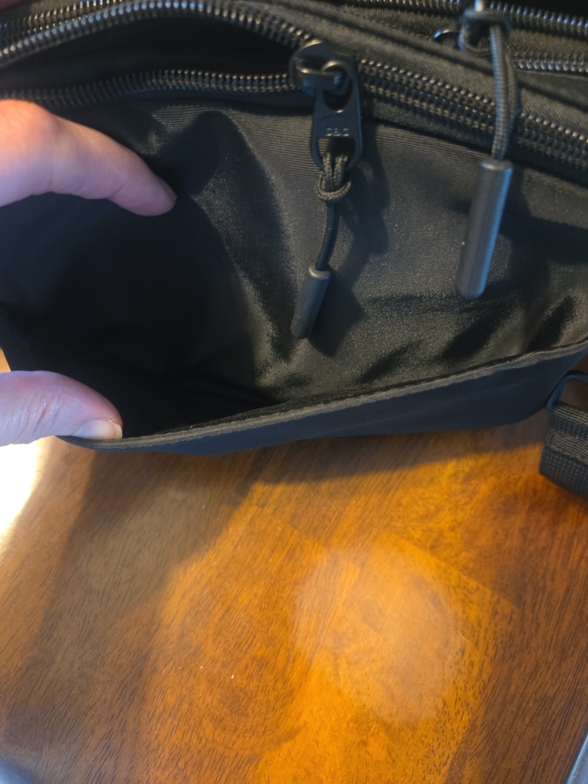 Hello Clio EReader Belt Bag Original Black Water Resistant Adjustable iPad mini