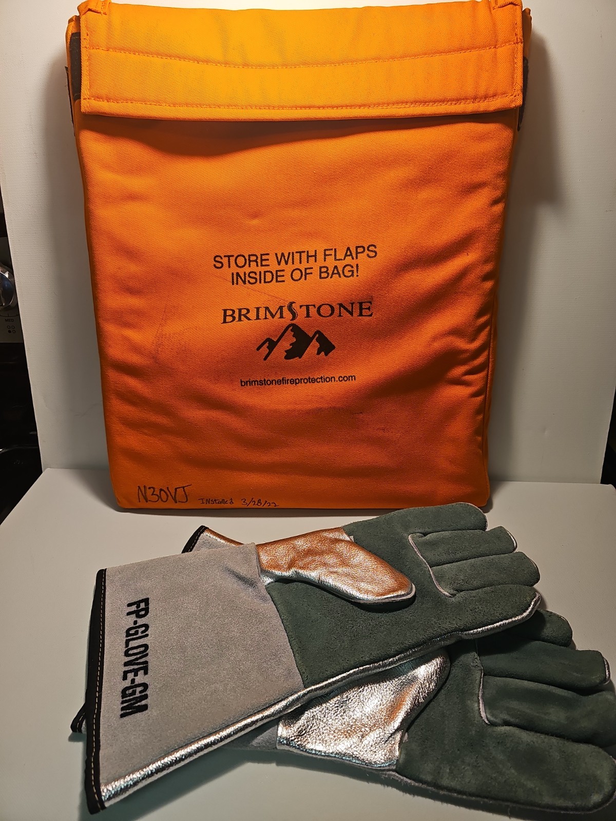Brimstone Laptop Bag Fire Containment Bag WITH GLOVES pre owned SN34280