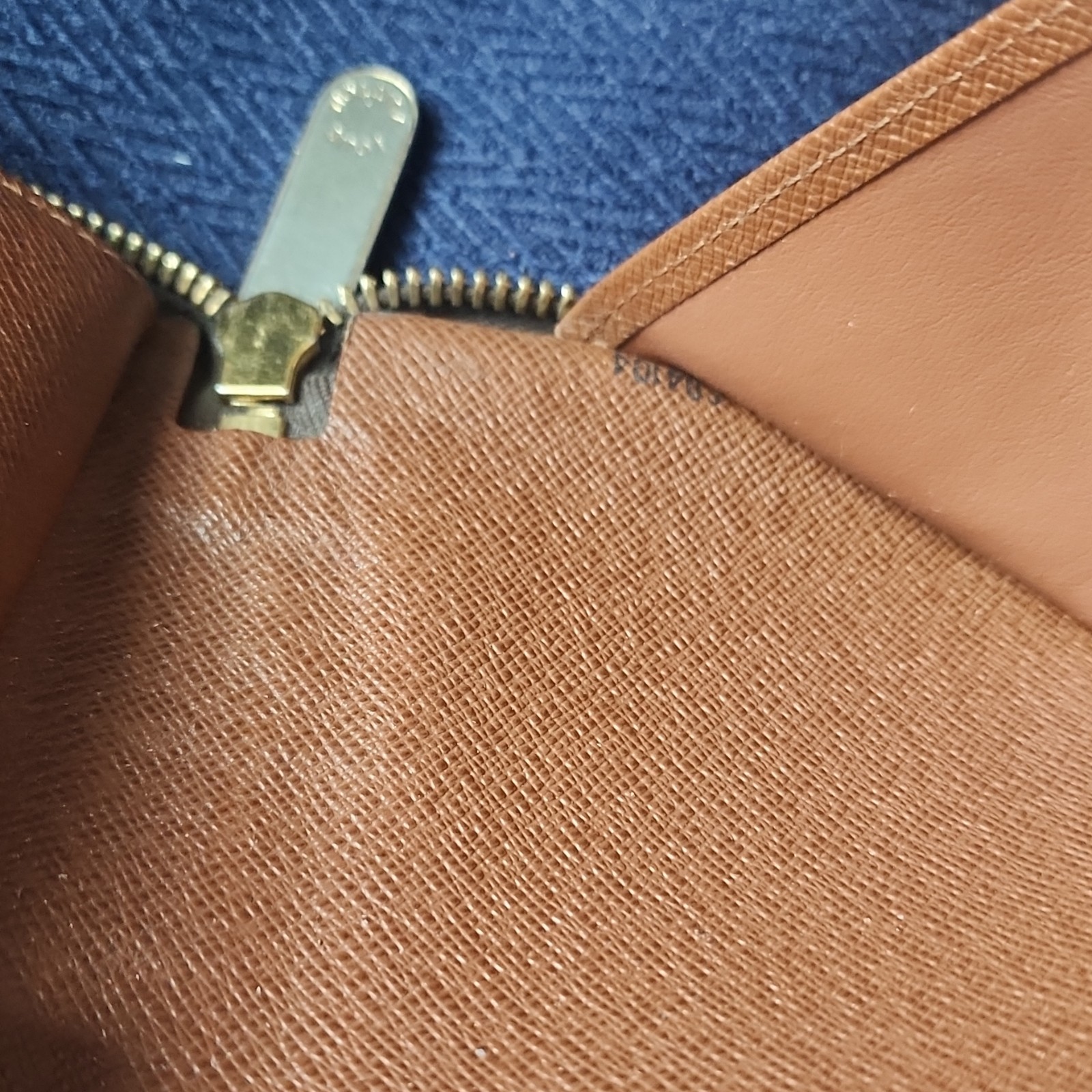 Authentic Louis Vuitton Brown Zip-Around Wallet monogram Zipper Accents