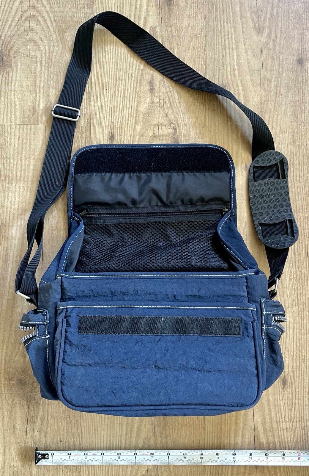 Casting Blue Nylon Camera Bag Medium 3 Divider Outside Pockets Zipper Cross Body
