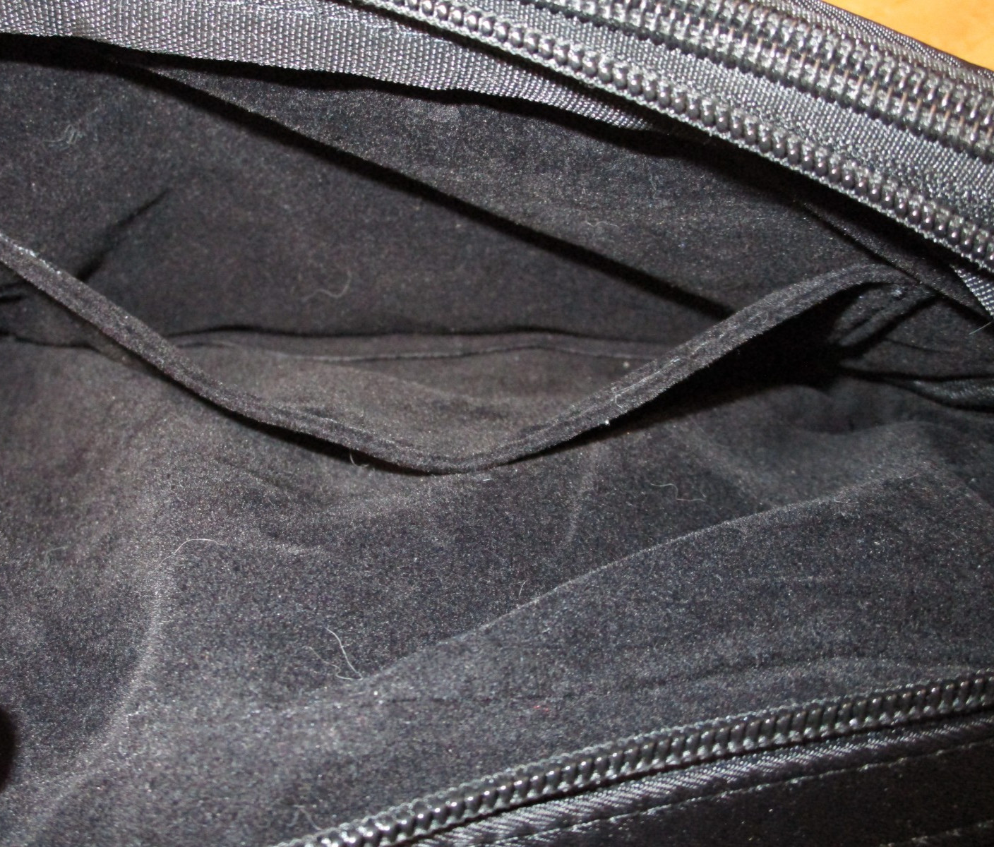 Hello Clio EReader Belt Bag Original Black Water Resistant Adjustable iPad mini
