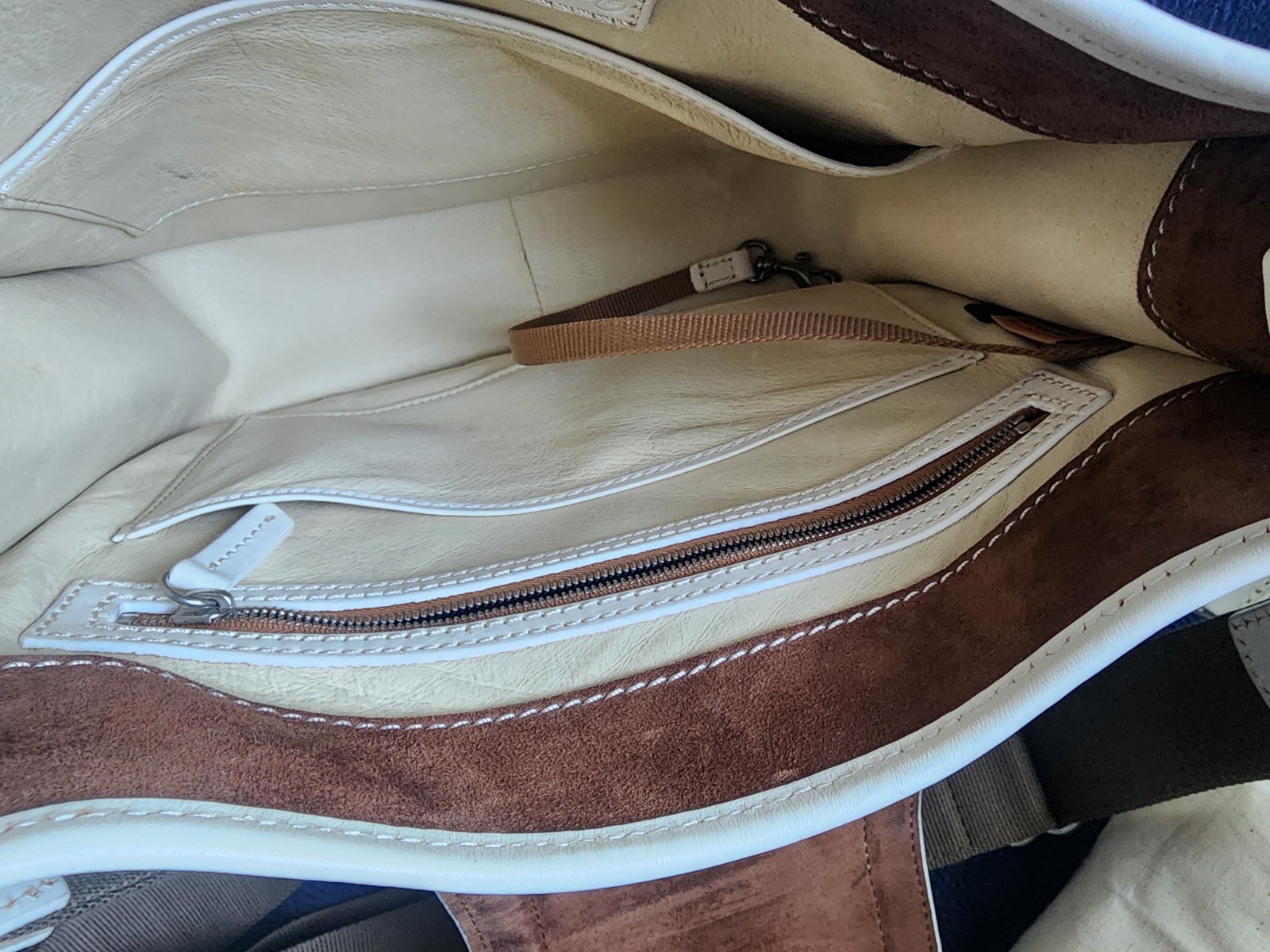 Dooney & Bourke Ivory Shoulder Bag Brown Adjustable Strap Pre-owned excellent
