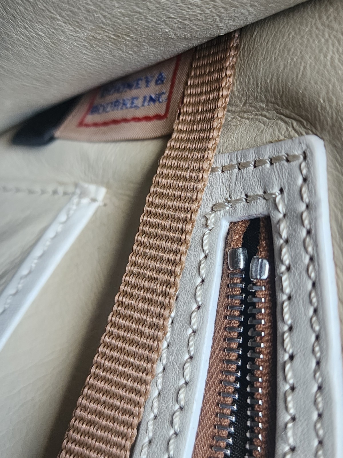 Dooney & Bourke Ivory Shoulder Bag Brown Adjustable Strap Pre-owned excellent