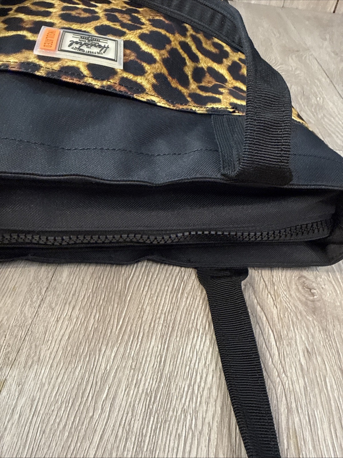 HERSCHEL SUPPLY CO. ALEXANDER ZIP SMALL LEOPARD BLACK Insulated Tote 14.5L NWOT