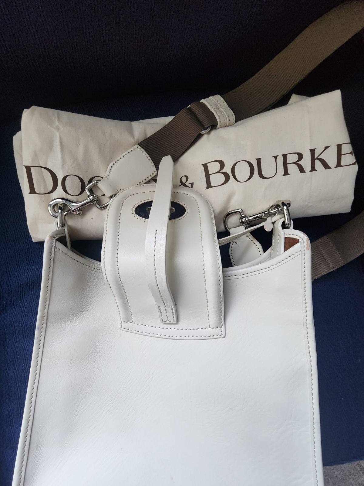 Dooney & Bourke Ivory Shoulder Bag Brown Adjustable Strap Pre-owned excellent