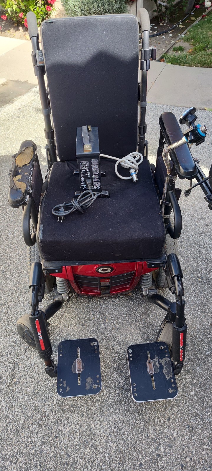 Quantum Q6 Power chair