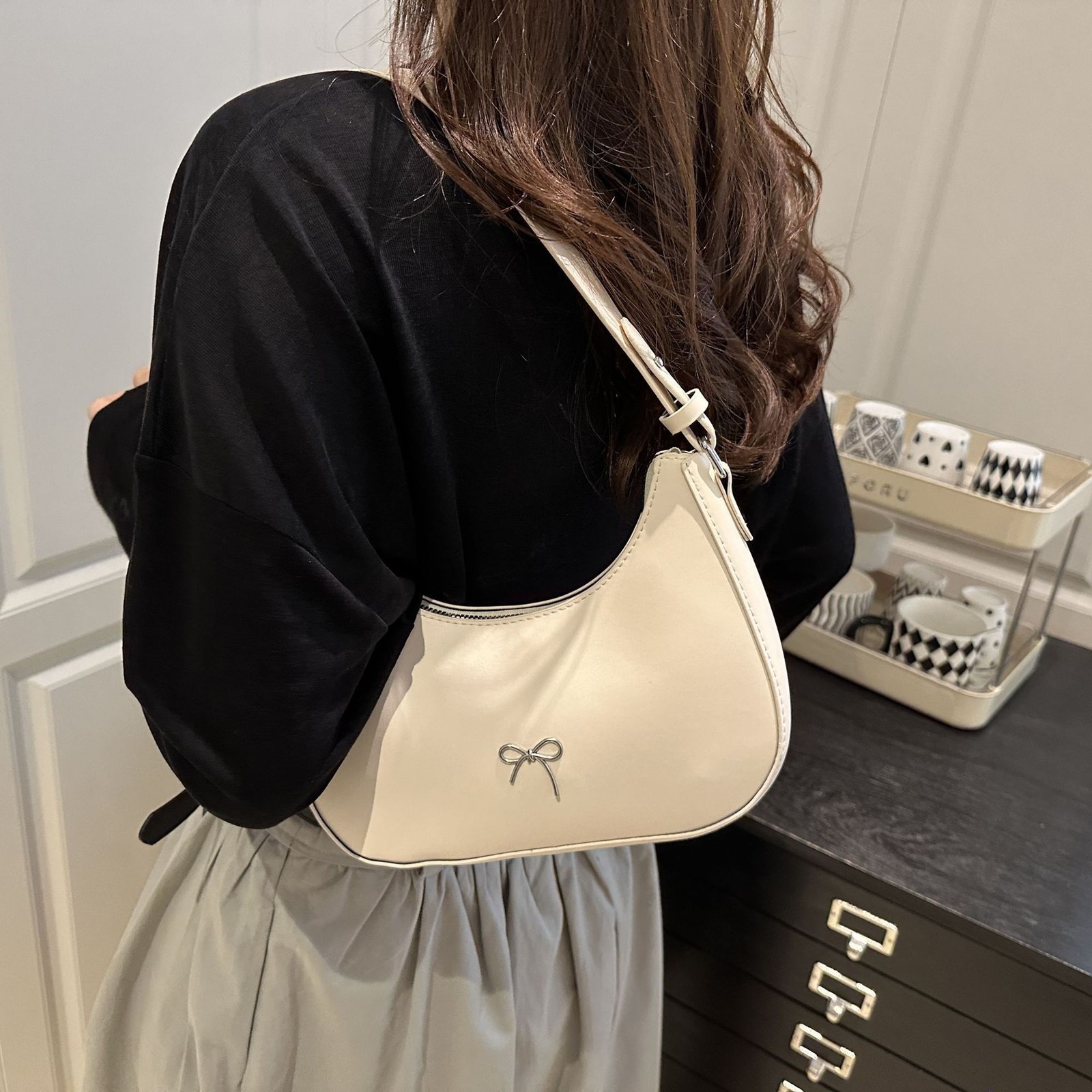 women in fashion online celebrity high-end bags for niche design crossbody bags