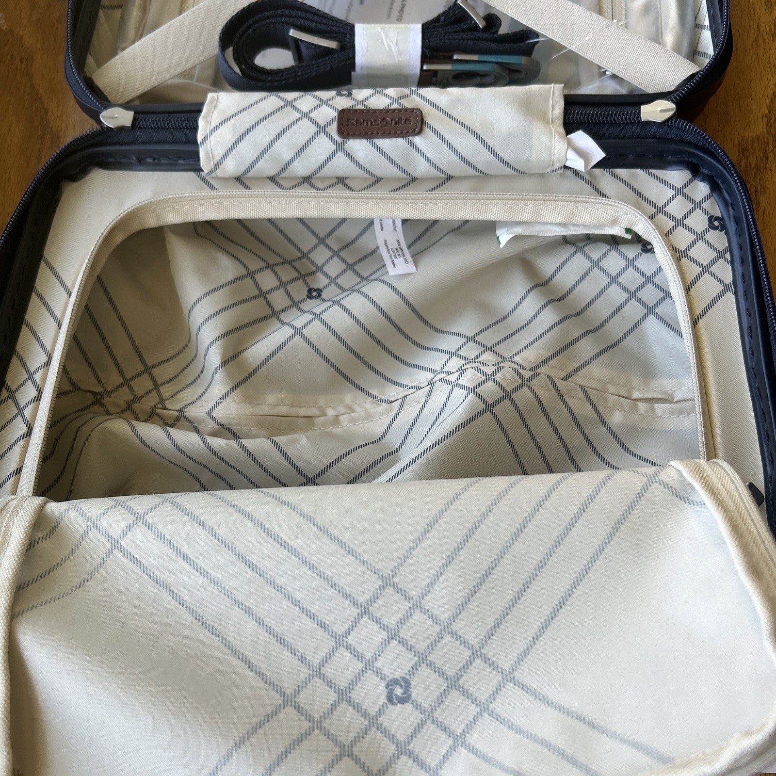 Samsonite Virtuosa Hardside Train Case Crossbody Travel Strap Makeup Sling Bag