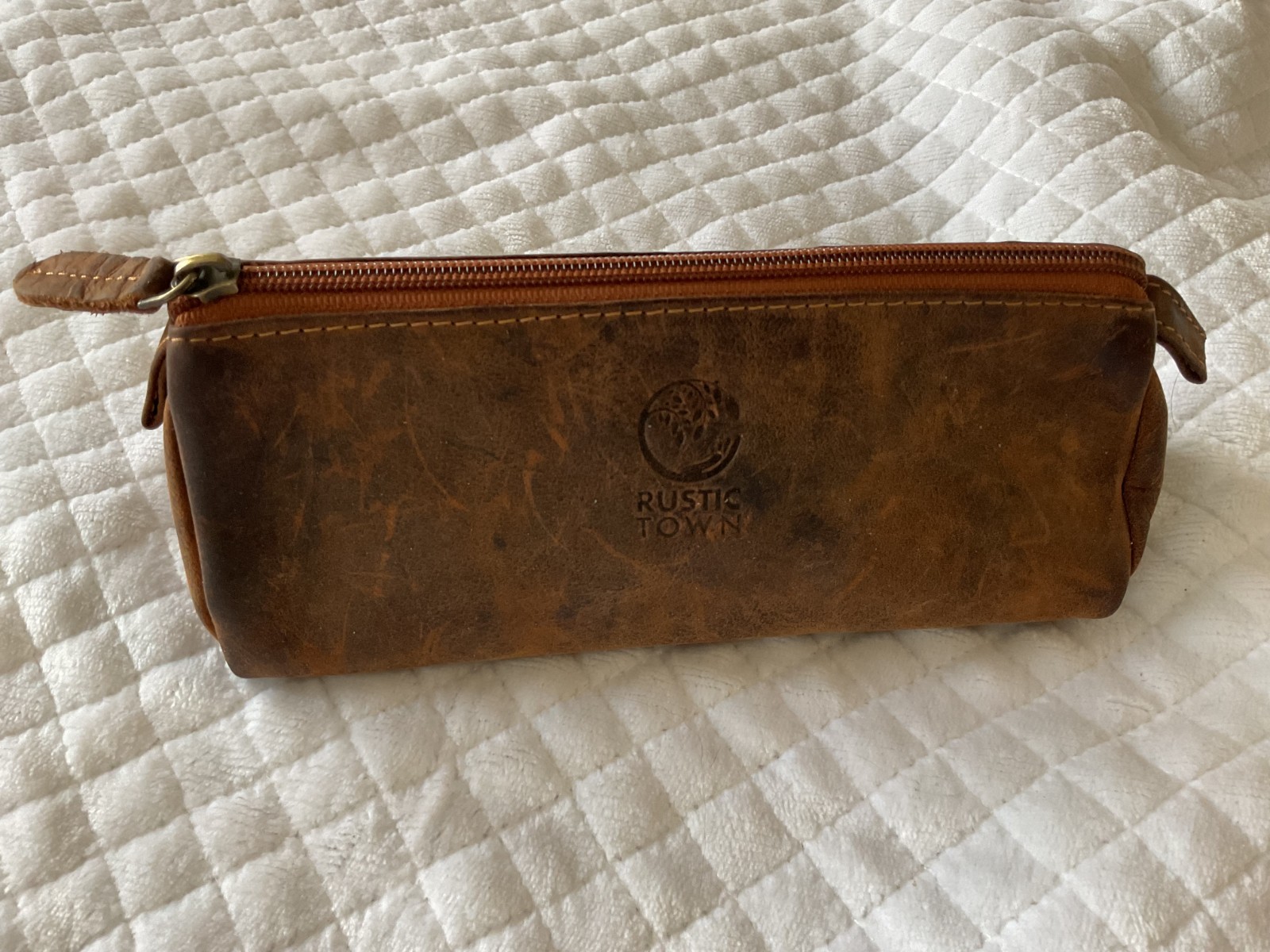 Vintage Rustic Town Brown Leather Travel Ditty Toiletry Embossed Zipper Bag Nice