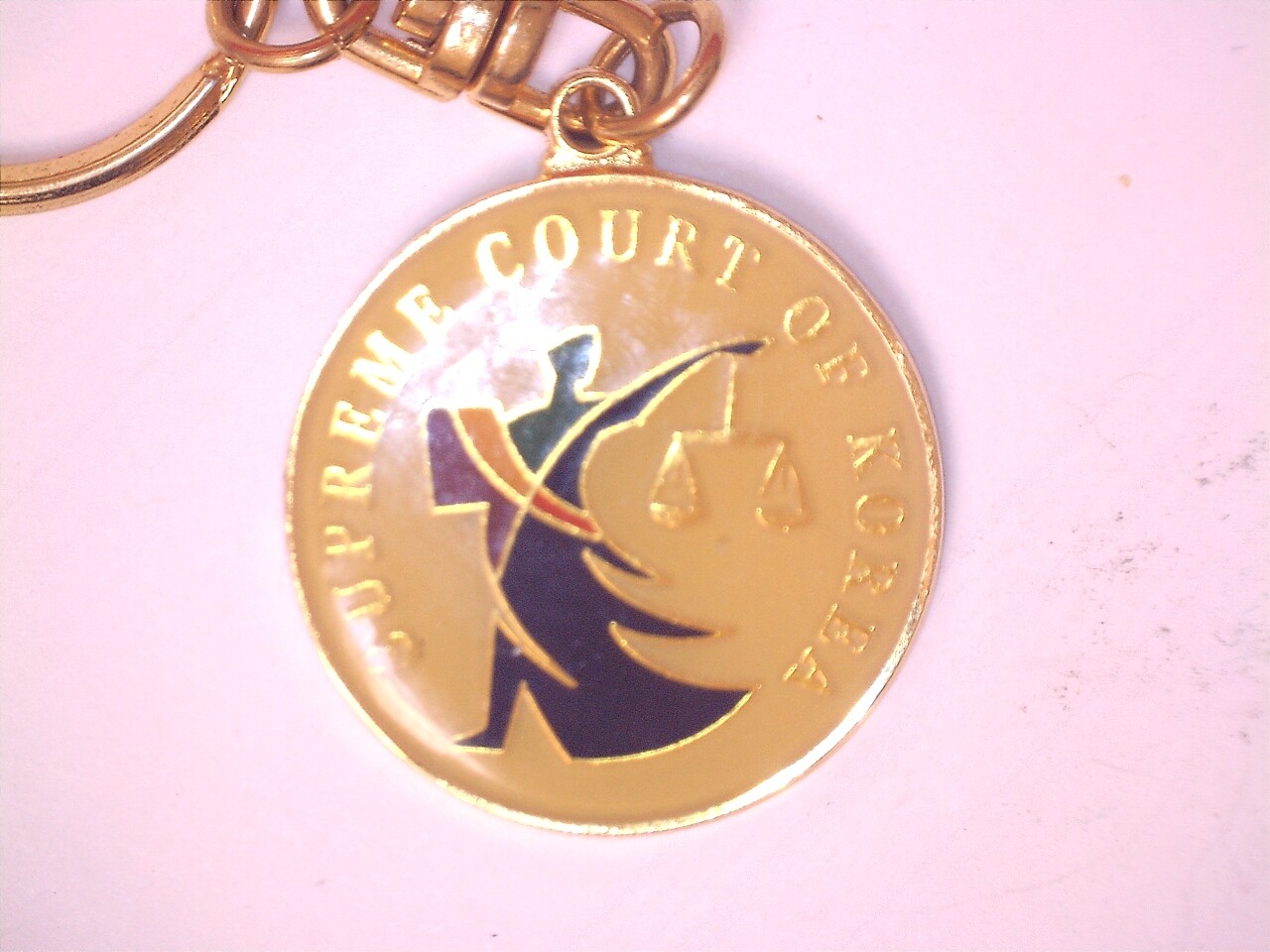 X Rare Supreme Court of Korea 4 Color 1 1/4 Inch Medal & Gold Color Keychain