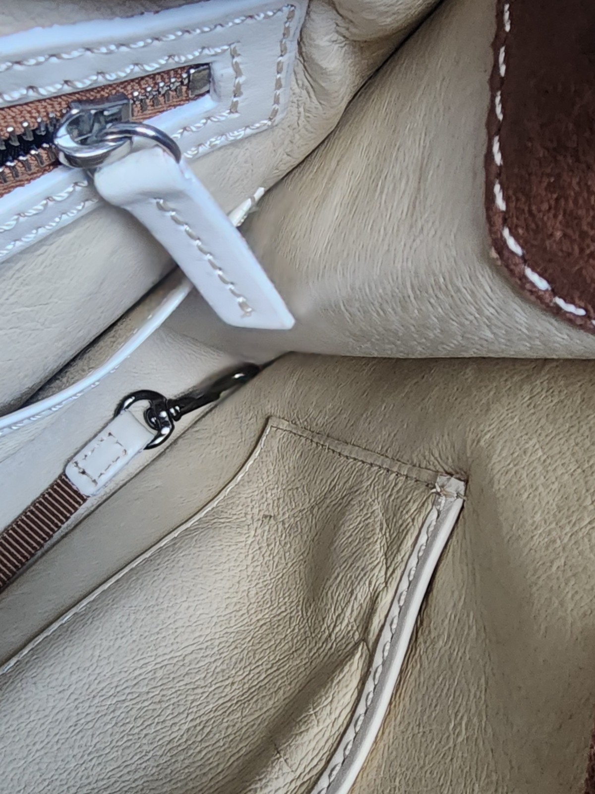 Dooney & Bourke Ivory Shoulder Bag Brown Adjustable Strap Pre-owned excellent