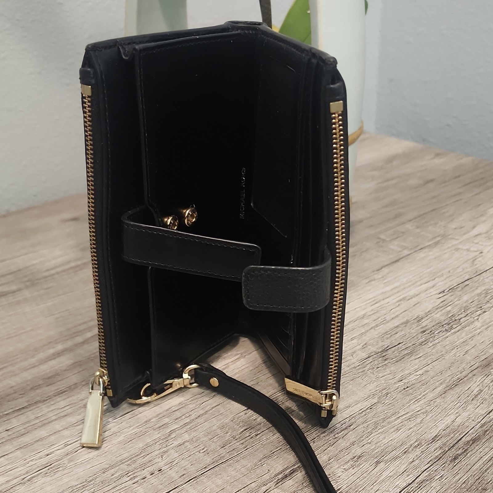 Michael Kors Black Wristlet Wallet Gold Hardware Multiple Card Slots Logo