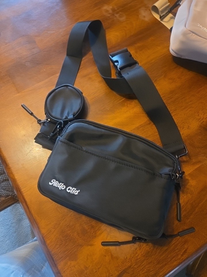 Hello Clio EReader Belt Bag Original Black Water Resistant Adjustable iPad mini