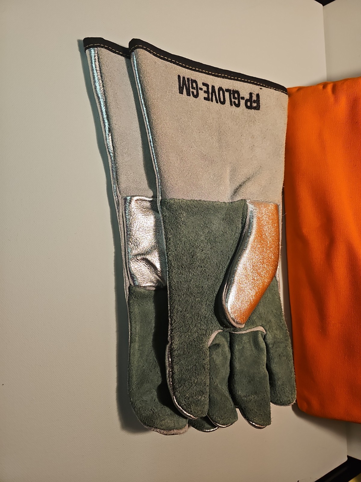 Brimstone Laptop Bag Fire Containment Bag WITH GLOVES pre owned SN33808