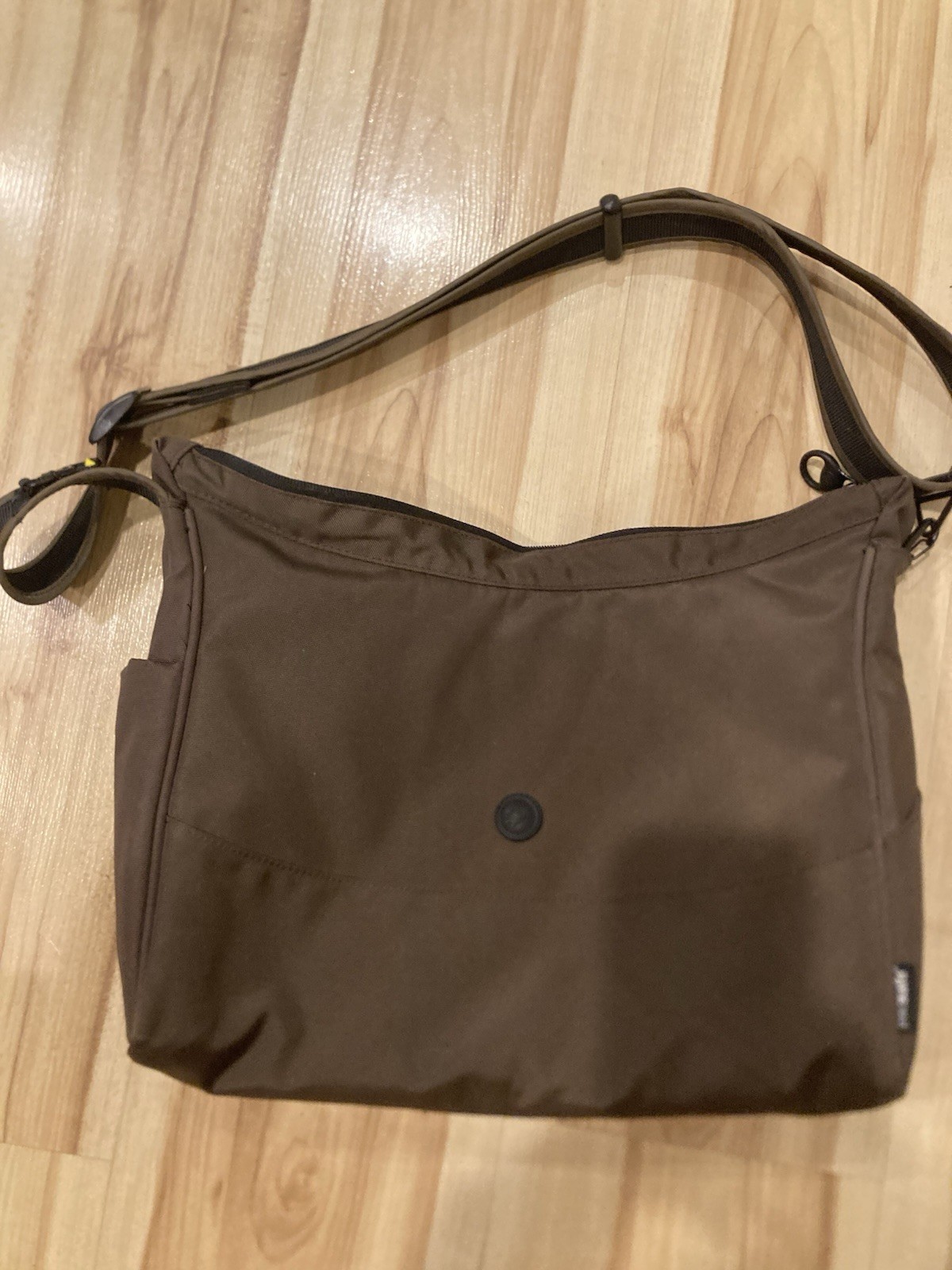 Pacsafe CitySafe 200 Anti-Theft Crossbody Travel Bag Brown eXomesh Shoulder Purs