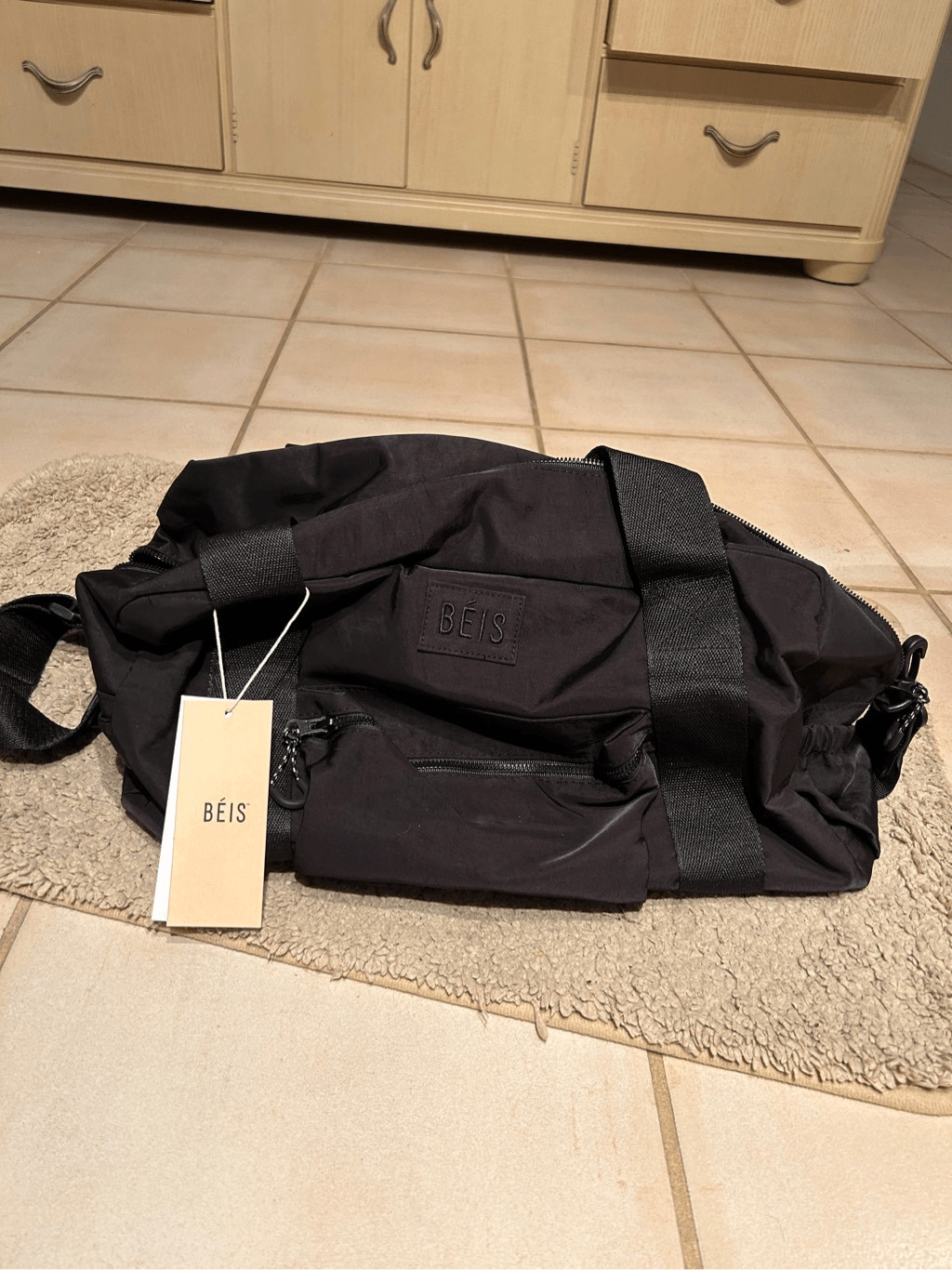 BEIS NWT Convertible Sport Duffle Backpack Bag in Black
