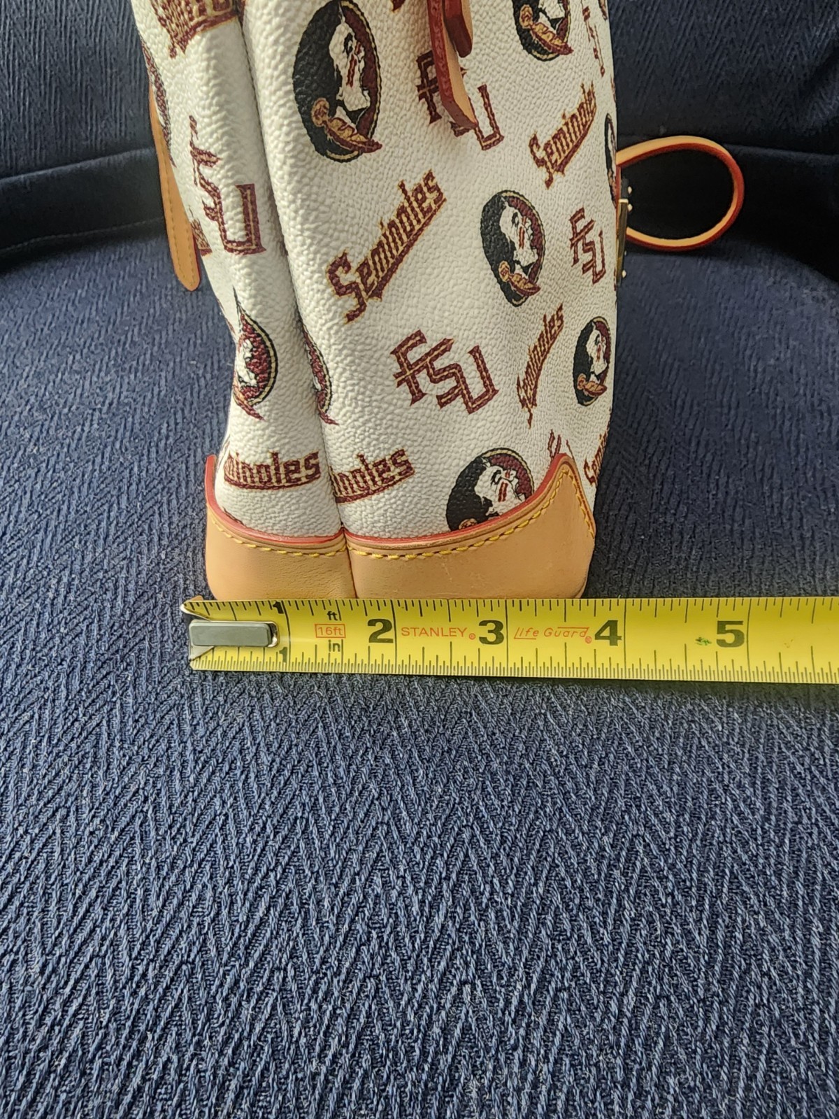 Authentic Dooney and Bourke, Crossbody Bag